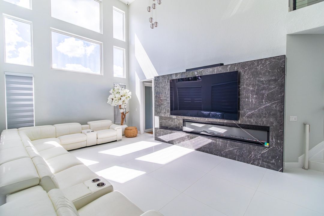 待售: $1,650,000 (5 贝兹, 4 浴室, 4460 平方英尺)