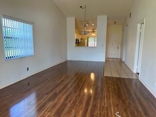 For Sale: $289,999 (2 beds, 2 baths, 1316 Square Feet)