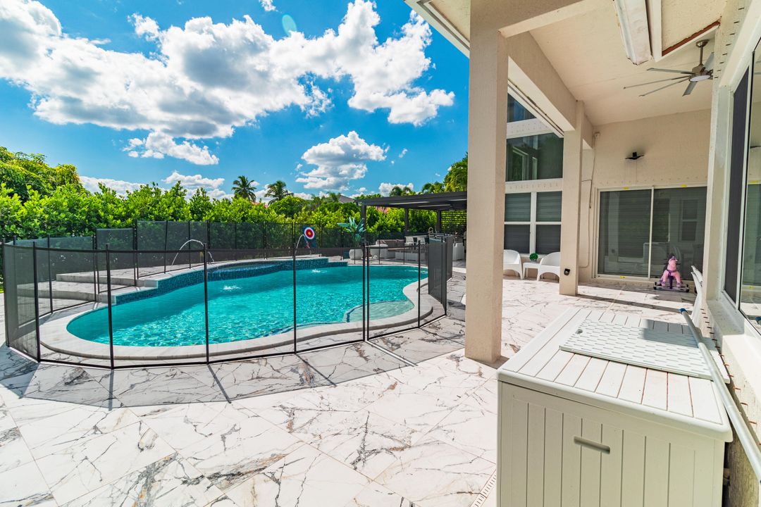 待售: $1,650,000 (5 贝兹, 4 浴室, 4460 平方英尺)