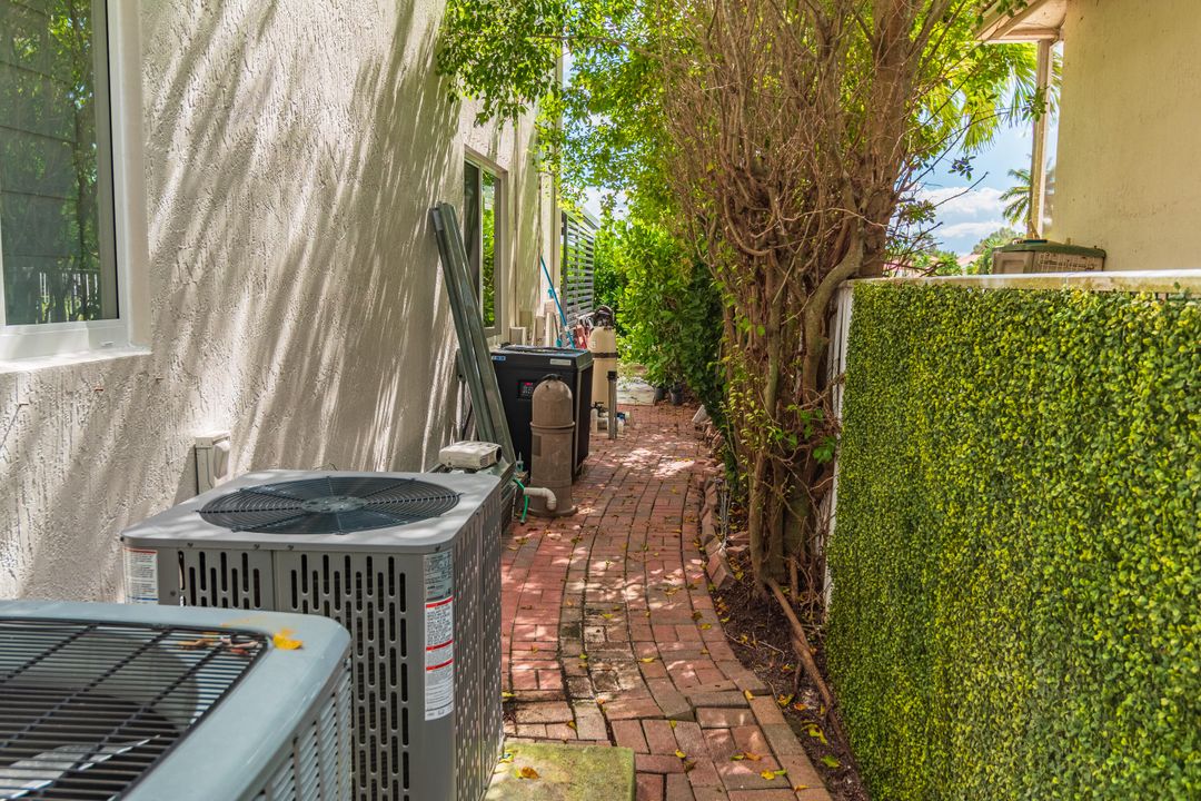 待售: $1,650,000 (5 贝兹, 4 浴室, 4460 平方英尺)