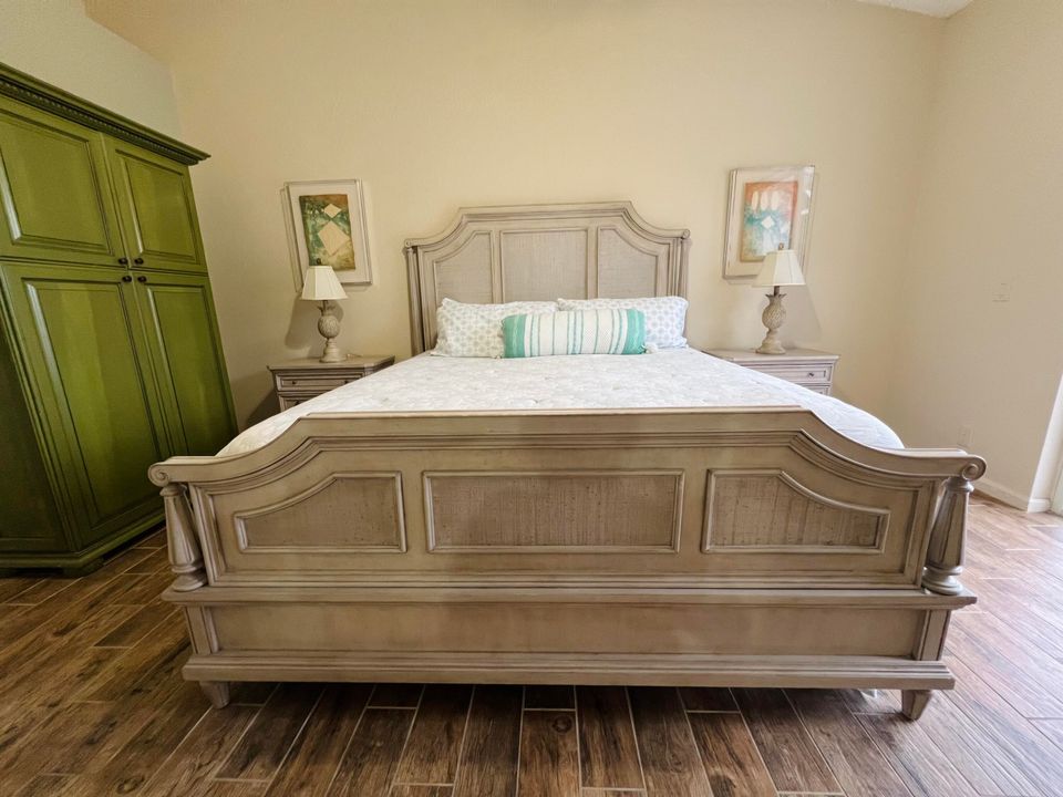 For Sale: $379,000 (3 beds, 2 baths, 2090 Square Feet)