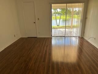 For Sale: $289,999 (2 beds, 2 baths, 1316 Square Feet)