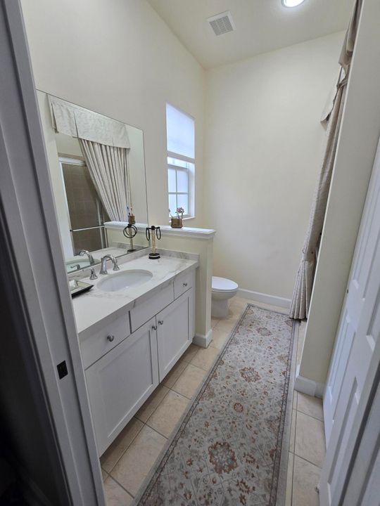 Active With Contract: $399,900 (2 beds, 2 baths, 1780 Square Feet)