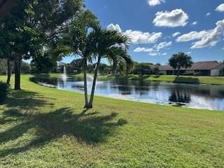 For Sale: $289,999 (2 beds, 2 baths, 1316 Square Feet)