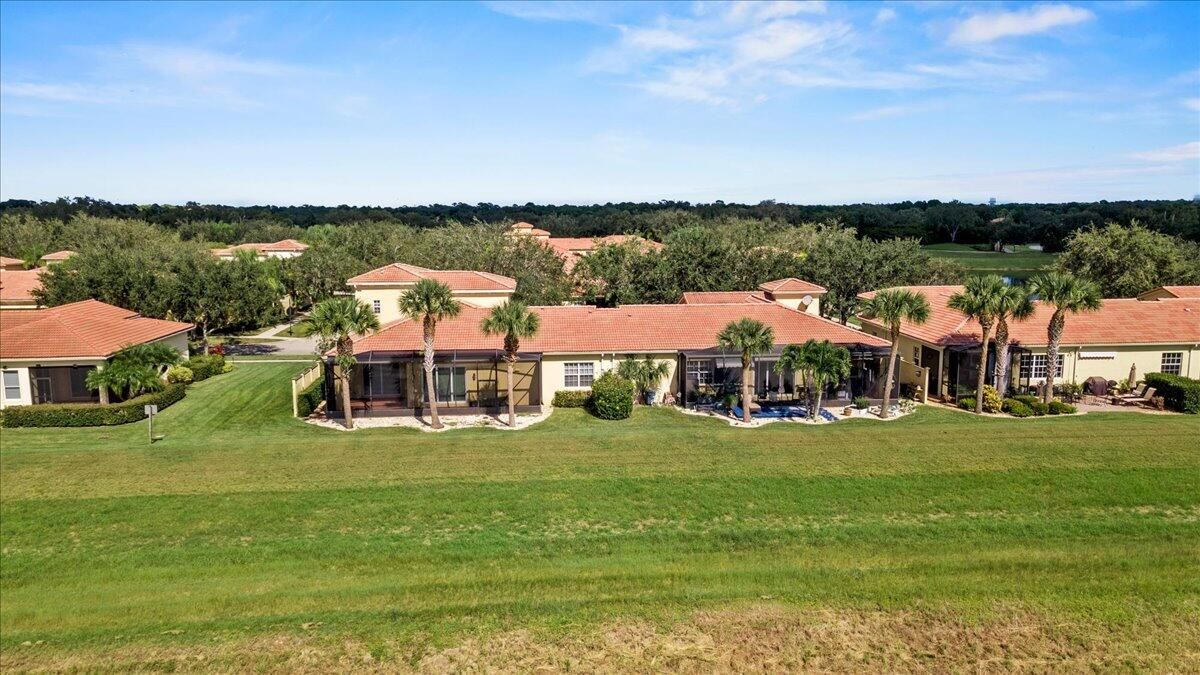 Active With Contract: $399,900 (2 beds, 2 baths, 1780 Square Feet)