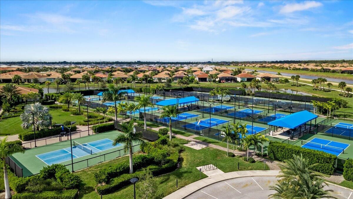 Active With Contract: $399,900 (2 beds, 2 baths, 1780 Square Feet)