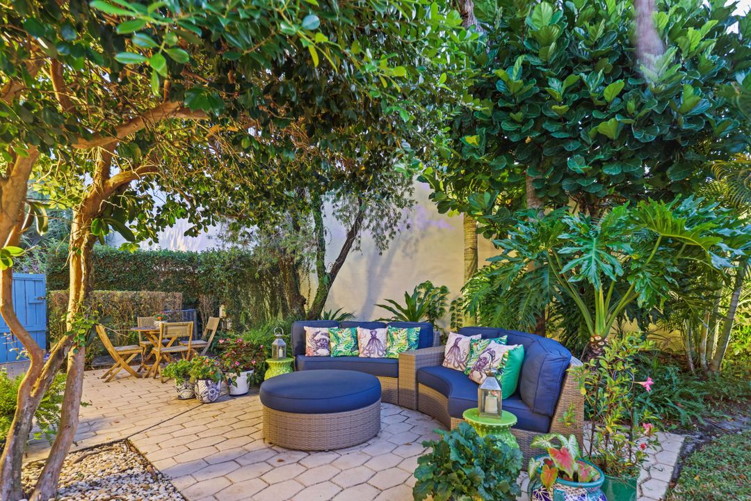 Active With Contract: $725,000 (3 beds, 2 baths, 2363 Square Feet)