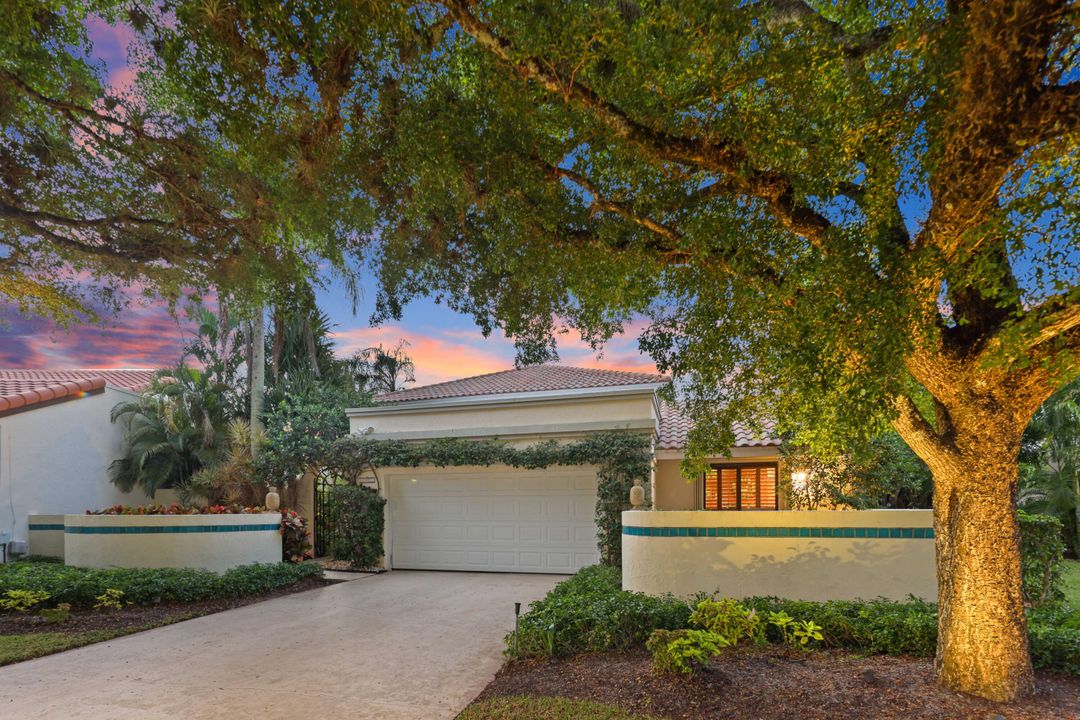 Active With Contract: $725,000 (3 beds, 2 baths, 2363 Square Feet)