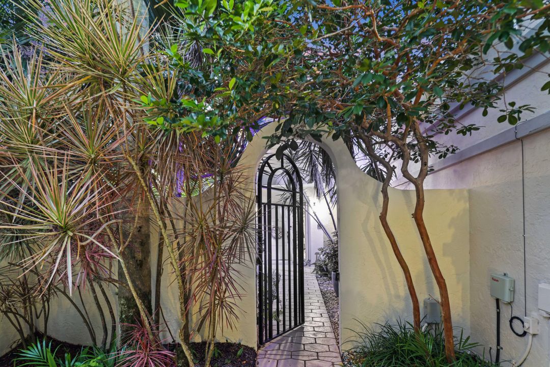 Active With Contract: $725,000 (3 beds, 2 baths, 2363 Square Feet)