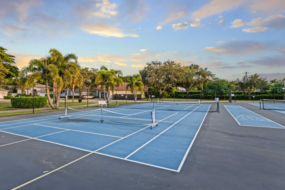 Active With Contract: $725,000 (3 beds, 2 baths, 2363 Square Feet)