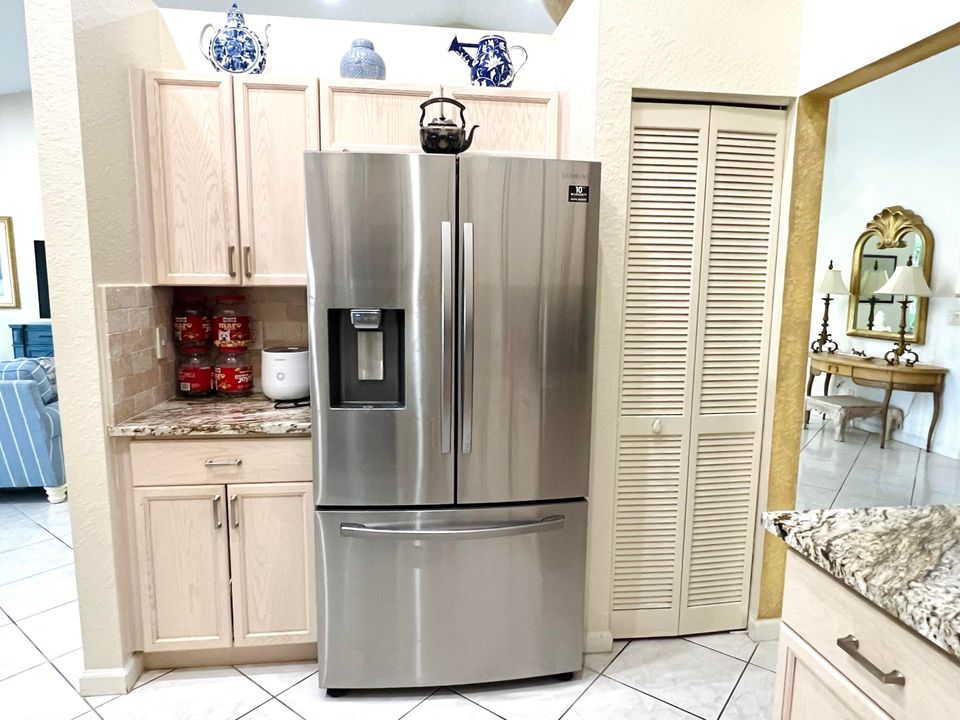 For Sale: $379,000 (3 beds, 2 baths, 2090 Square Feet)