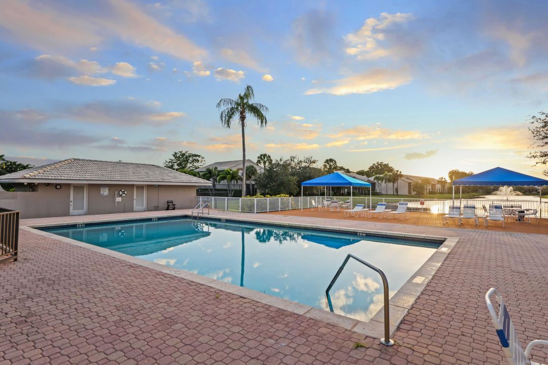 Active With Contract: $725,000 (3 beds, 2 baths, 2363 Square Feet)