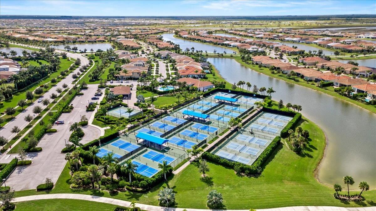 Active With Contract: $399,900 (2 beds, 2 baths, 1780 Square Feet)