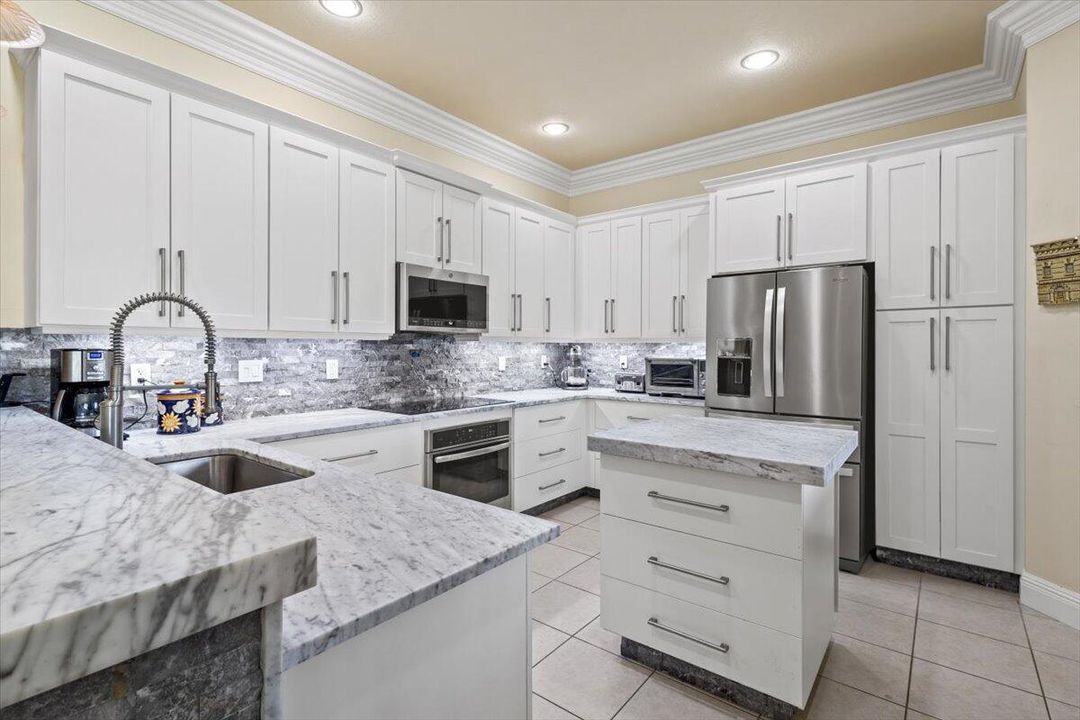 Active With Contract: $399,900 (2 beds, 2 baths, 1780 Square Feet)