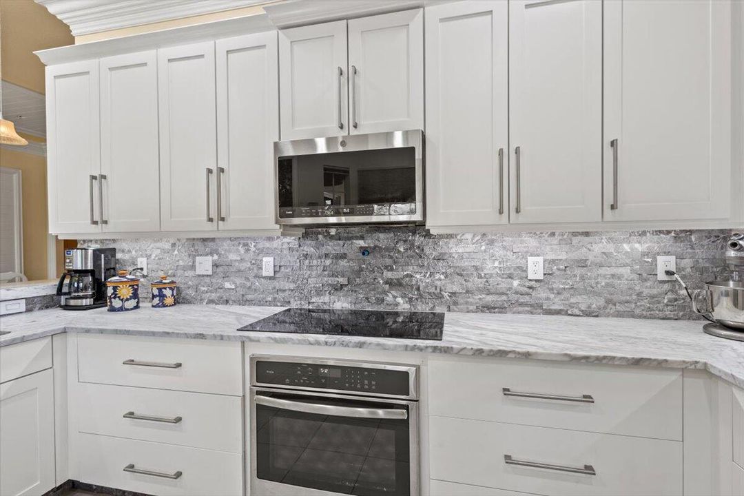 Active With Contract: $399,900 (2 beds, 2 baths, 1780 Square Feet)