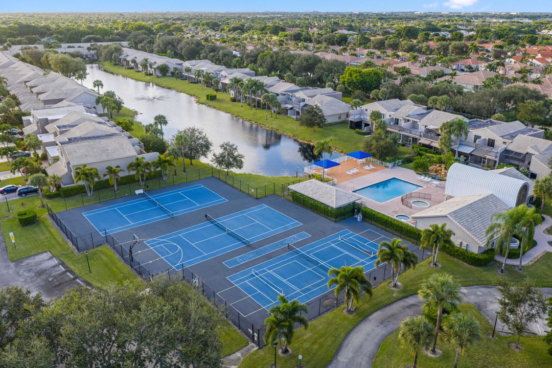 Active With Contract: $725,000 (3 beds, 2 baths, 2363 Square Feet)