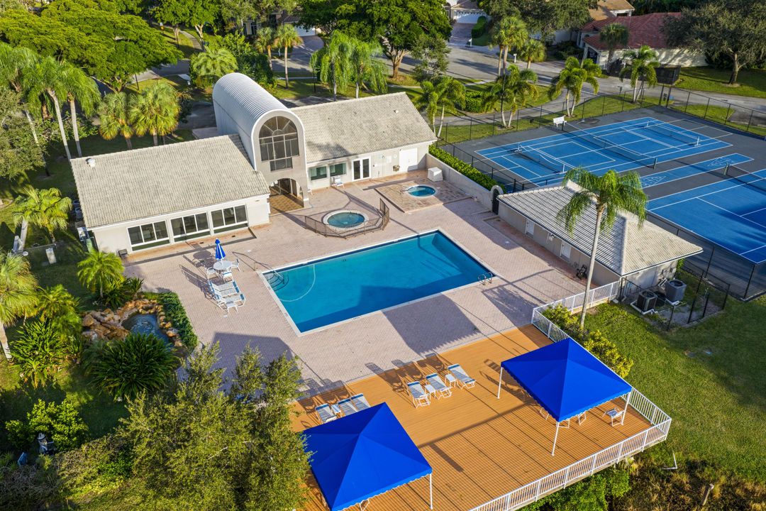 Active With Contract: $725,000 (3 beds, 2 baths, 2363 Square Feet)