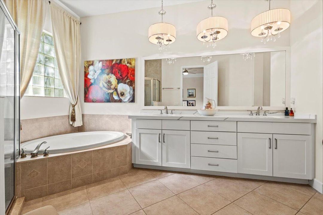 Active With Contract: $399,900 (2 beds, 2 baths, 1780 Square Feet)