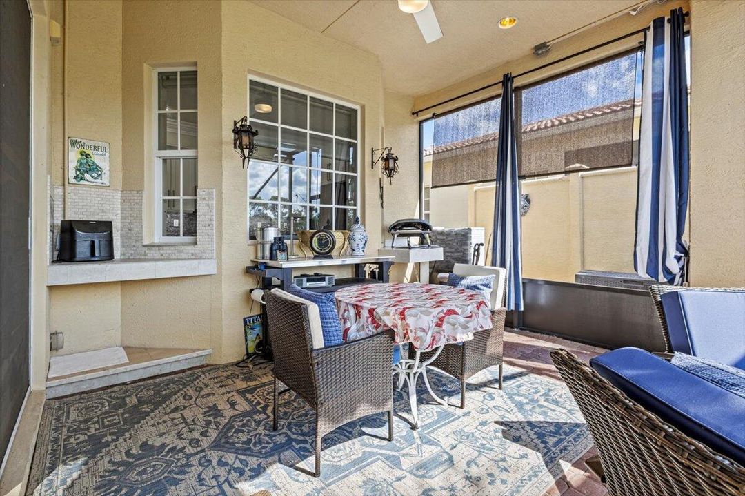 Active With Contract: $399,900 (2 beds, 2 baths, 1780 Square Feet)