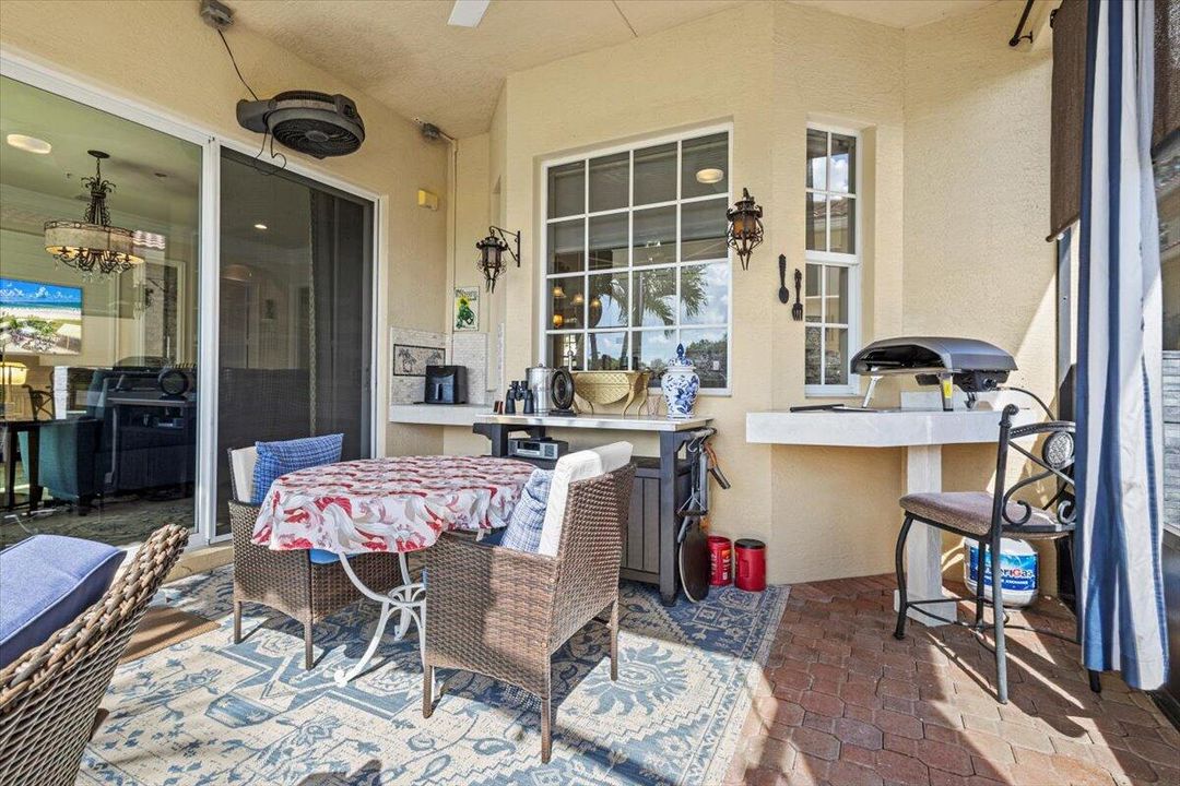 Active With Contract: $399,900 (2 beds, 2 baths, 1780 Square Feet)