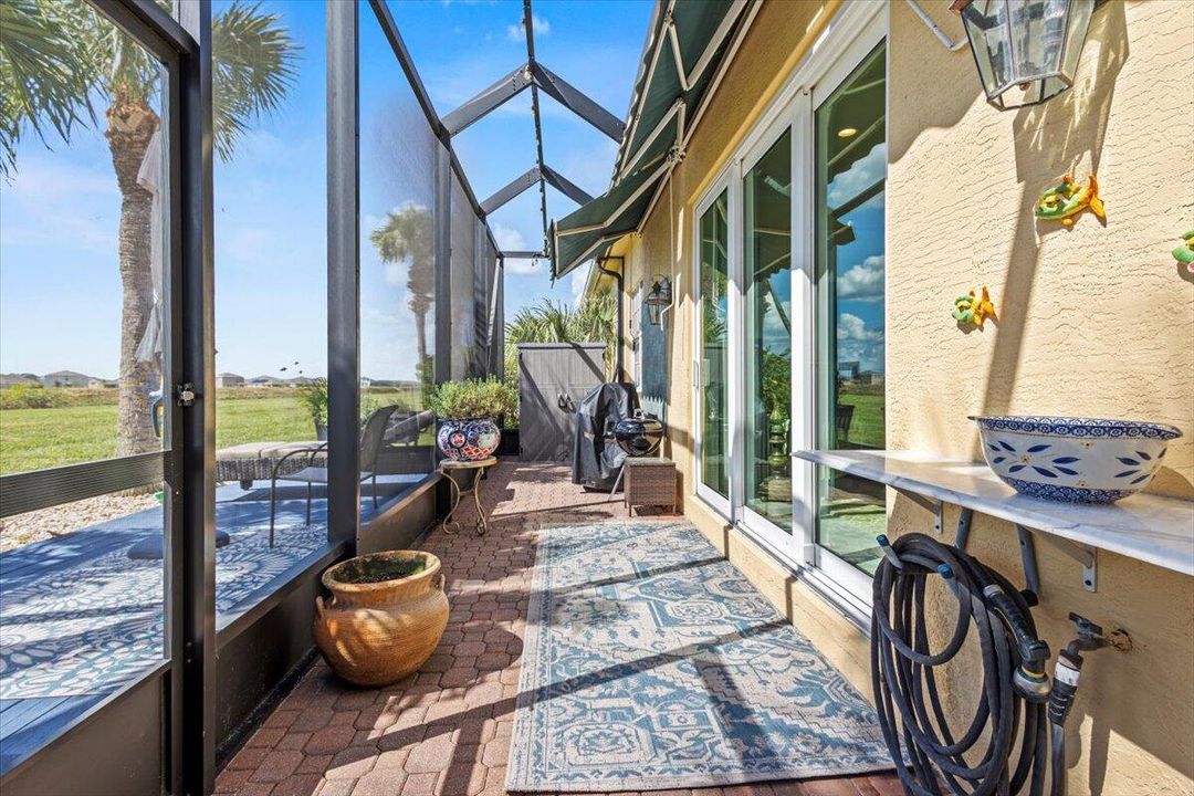 Active With Contract: $399,900 (2 beds, 2 baths, 1780 Square Feet)