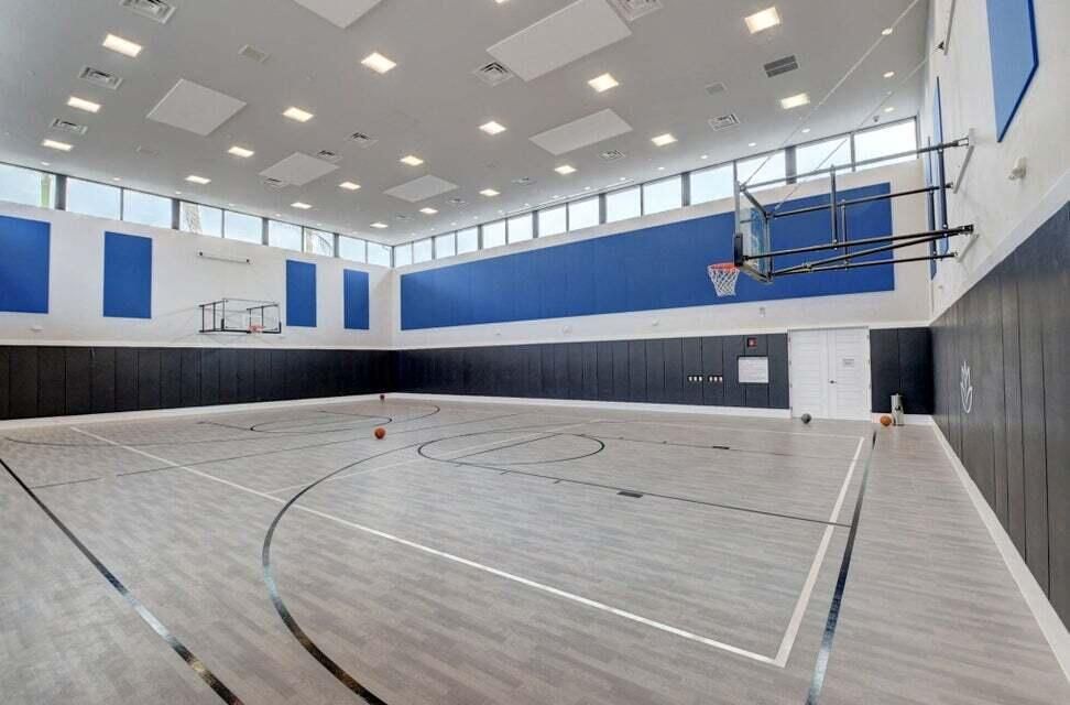 Activo con contrato: $2,250,000 (5 camas, 5 baños, 3687 Pies cuadrados)