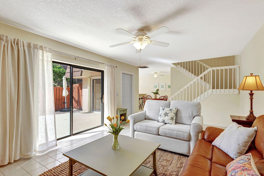 For Rent: $3,200 (2 beds, 2 baths, 1188 Square Feet)