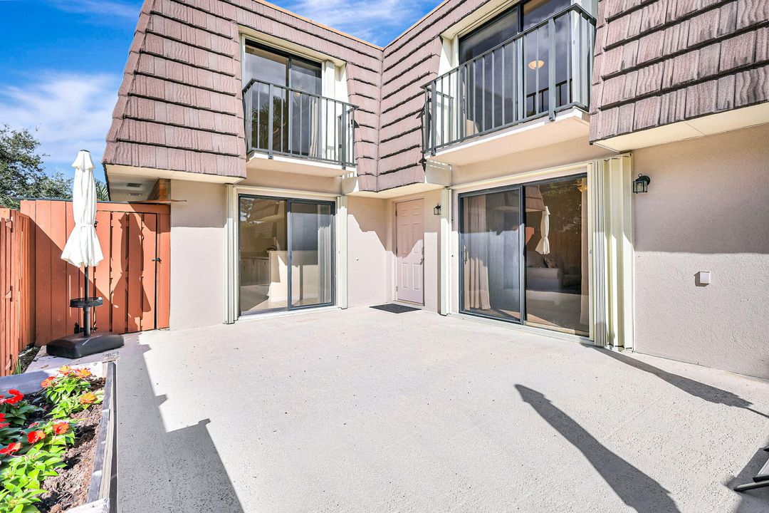 For Rent: $3,200 (2 beds, 2 baths, 1188 Square Feet)