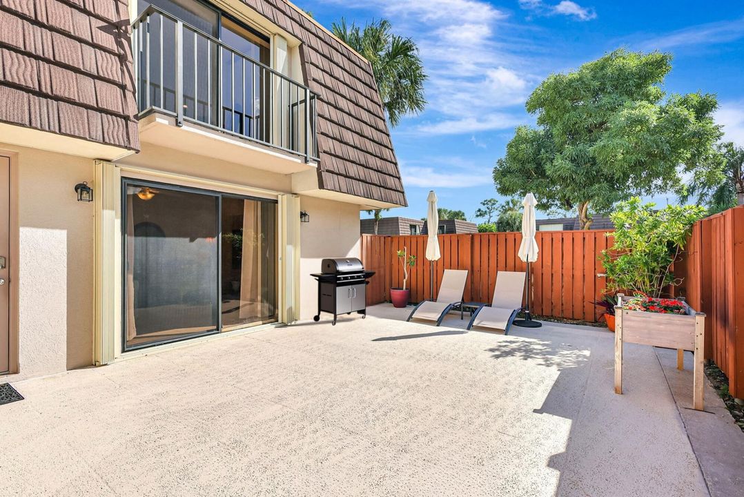 For Rent: $3,200 (2 beds, 2 baths, 1188 Square Feet)