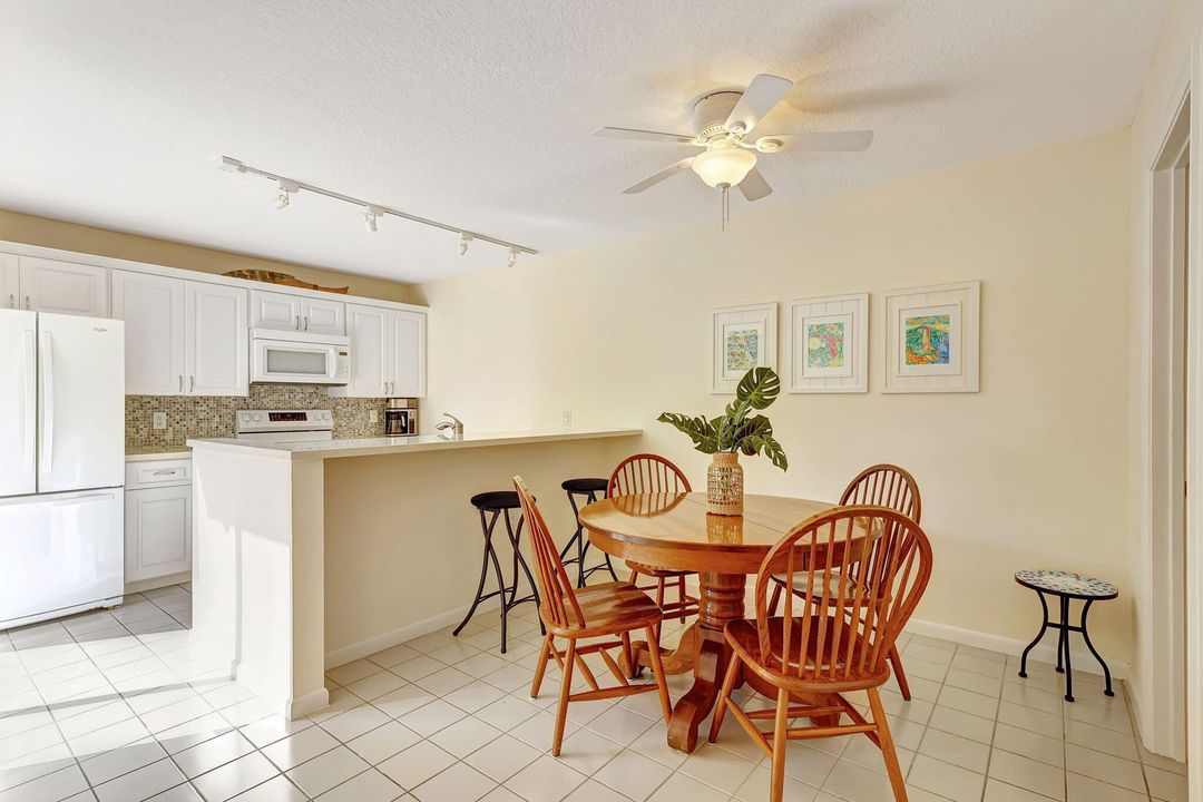 For Rent: $3,200 (2 beds, 2 baths, 1188 Square Feet)