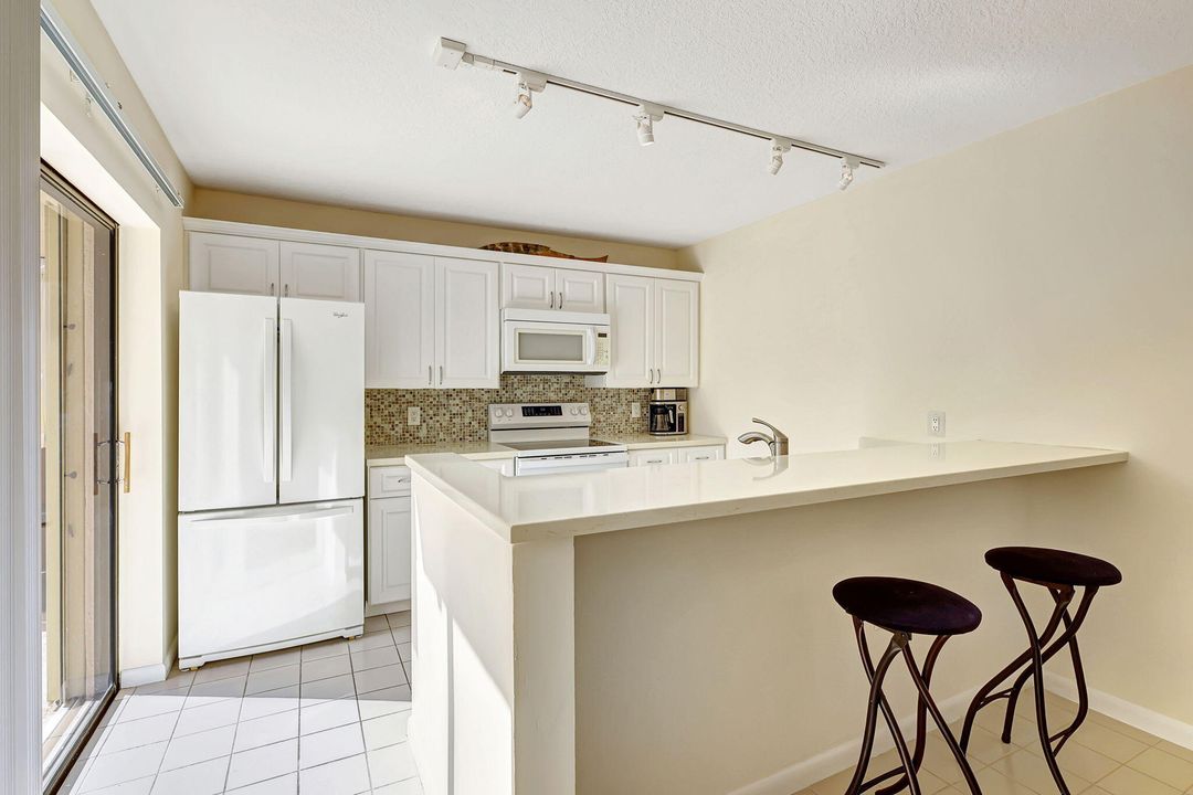 For Rent: $3,200 (2 beds, 2 baths, 1188 Square Feet)