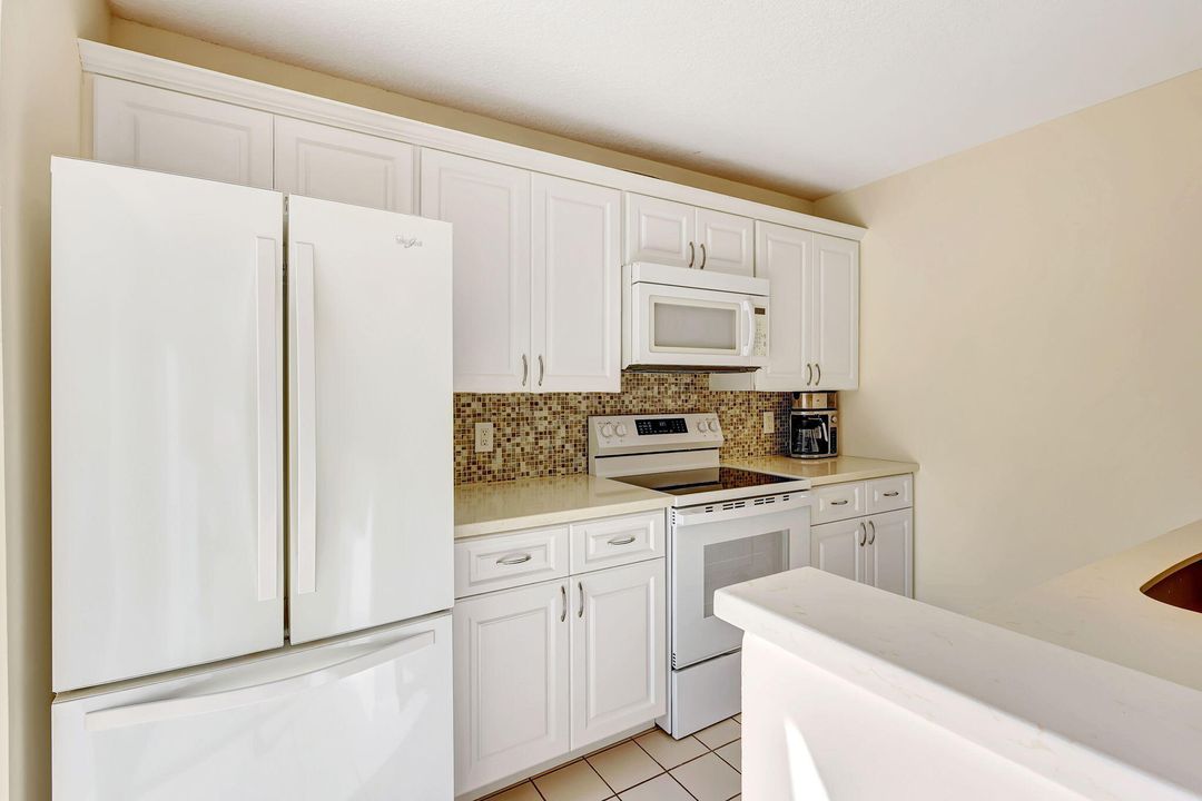 For Rent: $3,200 (2 beds, 2 baths, 1188 Square Feet)