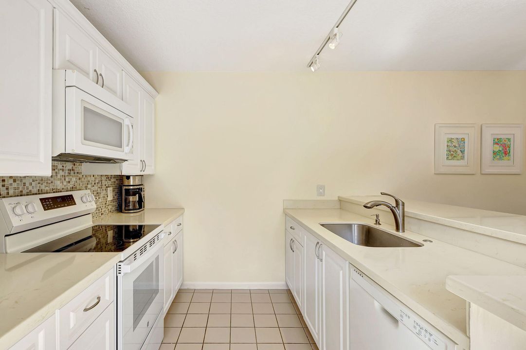 For Rent: $3,200 (2 beds, 2 baths, 1188 Square Feet)