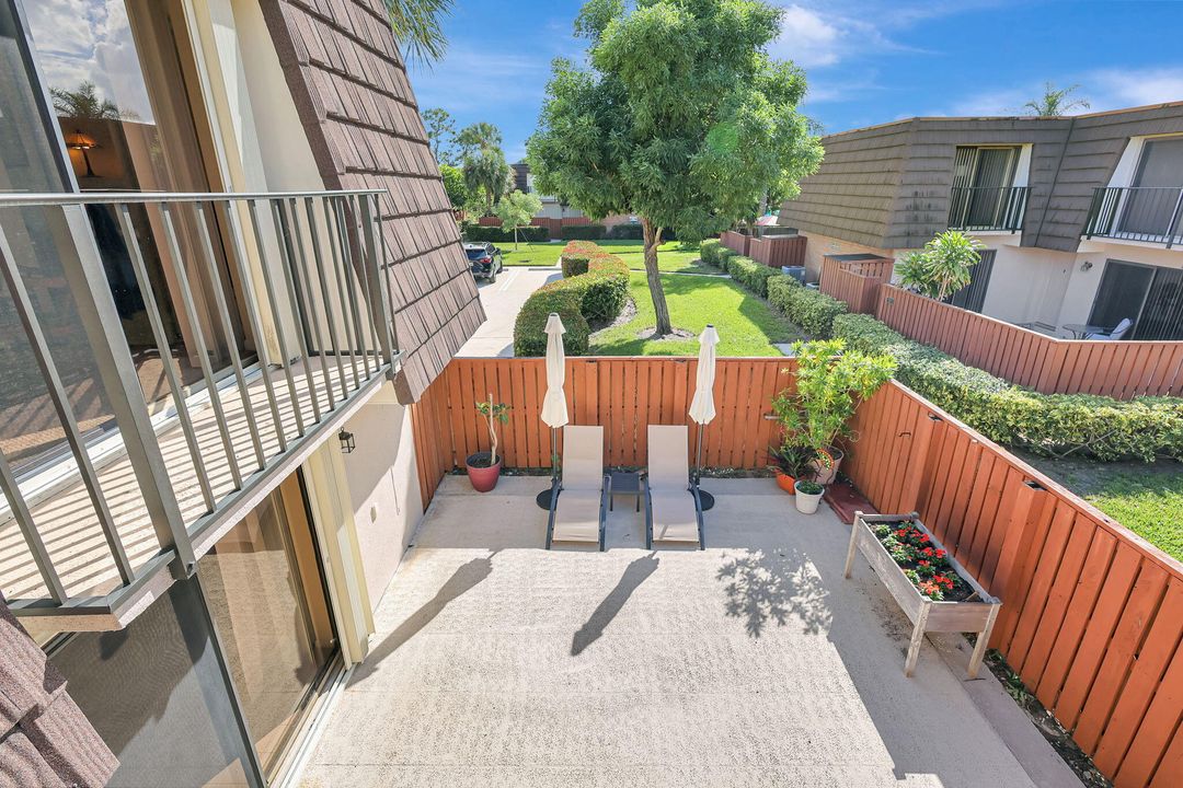 For Rent: $3,200 (2 beds, 2 baths, 1188 Square Feet)