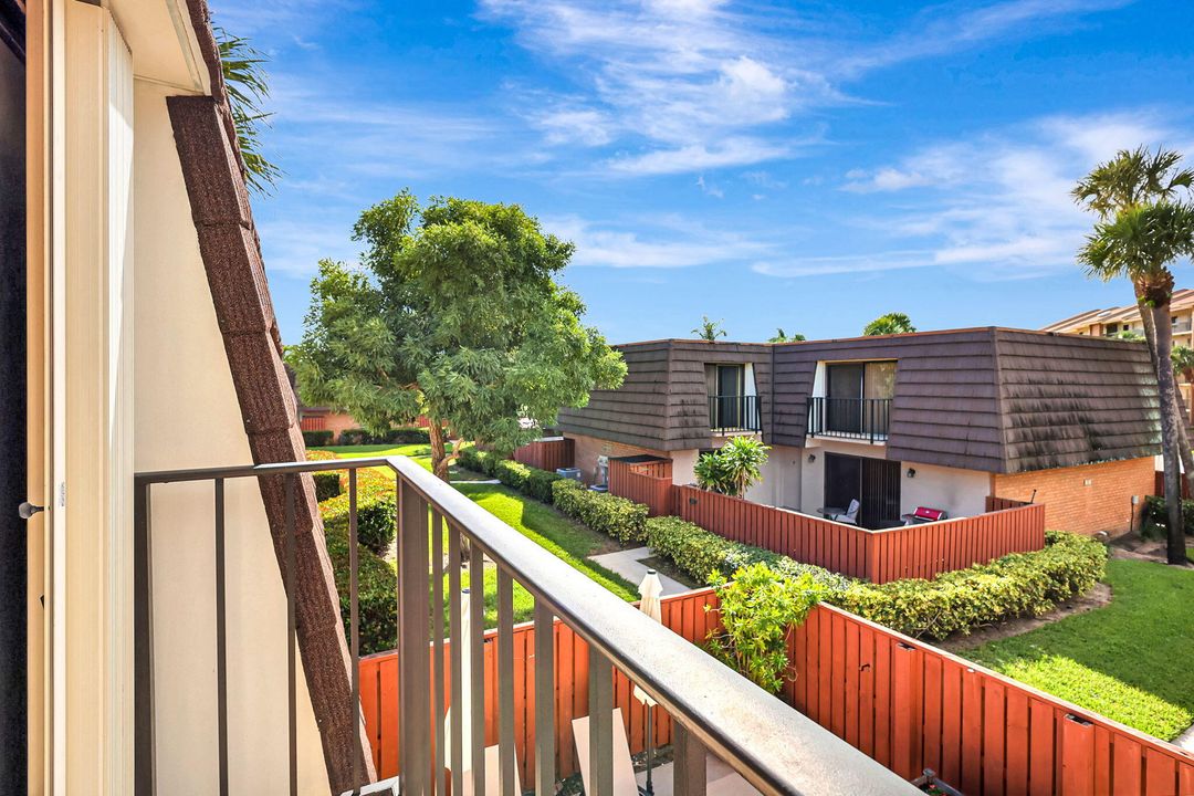 For Rent: $3,200 (2 beds, 2 baths, 1188 Square Feet)