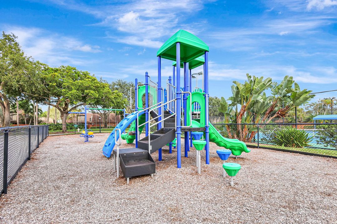 For Rent: $3,200 (2 beds, 2 baths, 1188 Square Feet)