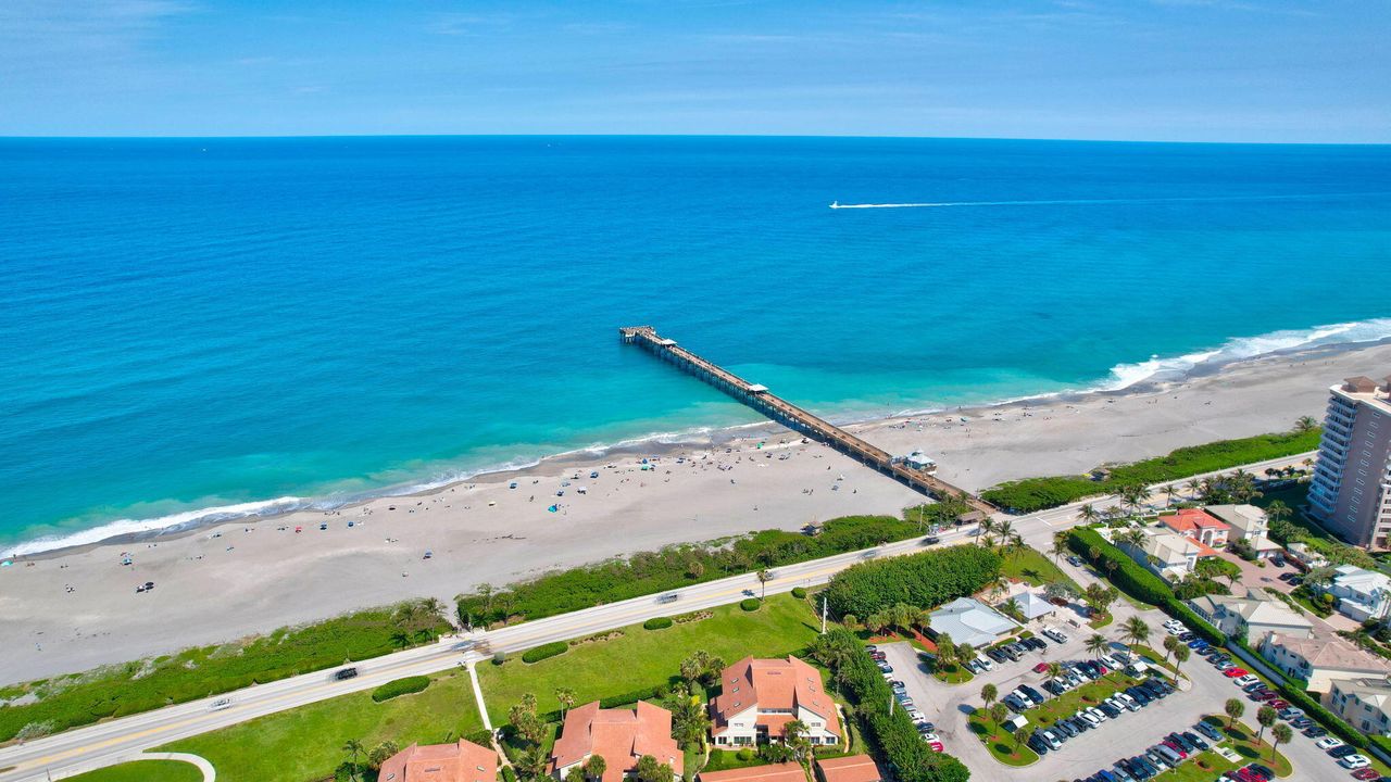 For Rent: $3,200 (2 beds, 2 baths, 1188 Square Feet)