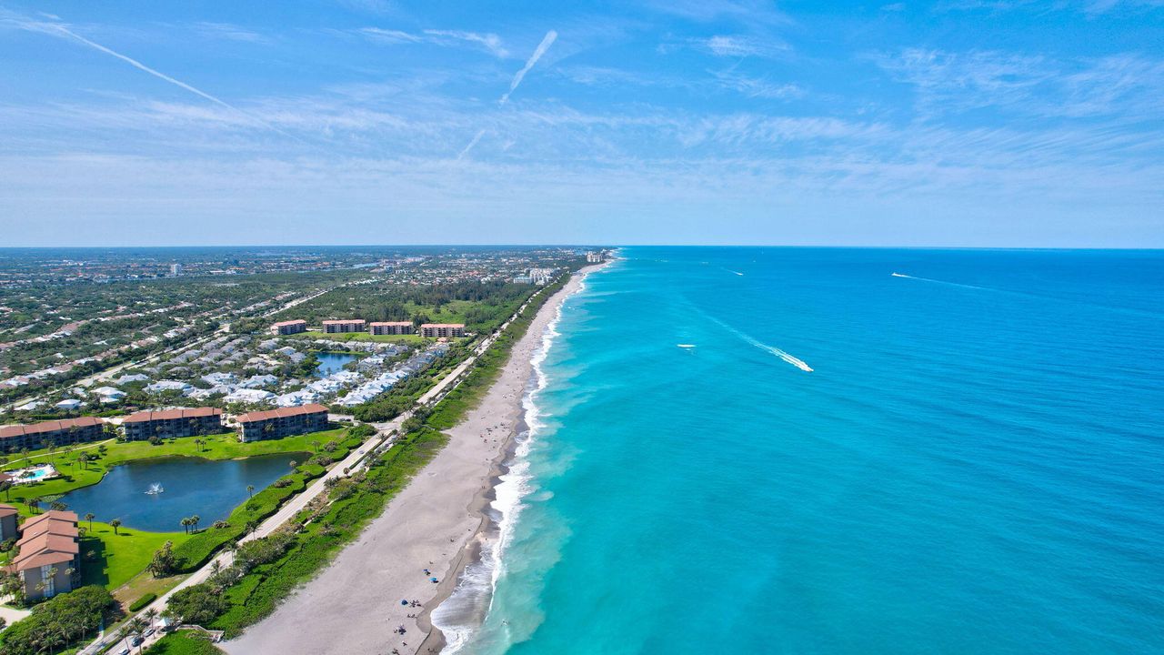 For Rent: $3,200 (2 beds, 2 baths, 1188 Square Feet)