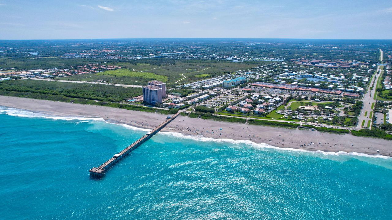 For Rent: $3,200 (2 beds, 2 baths, 1188 Square Feet)