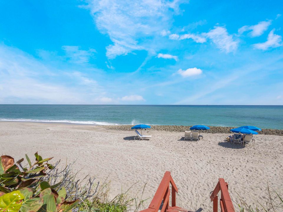 For Sale: $549,000 (2 beds, 2 baths, 1432 Square Feet)