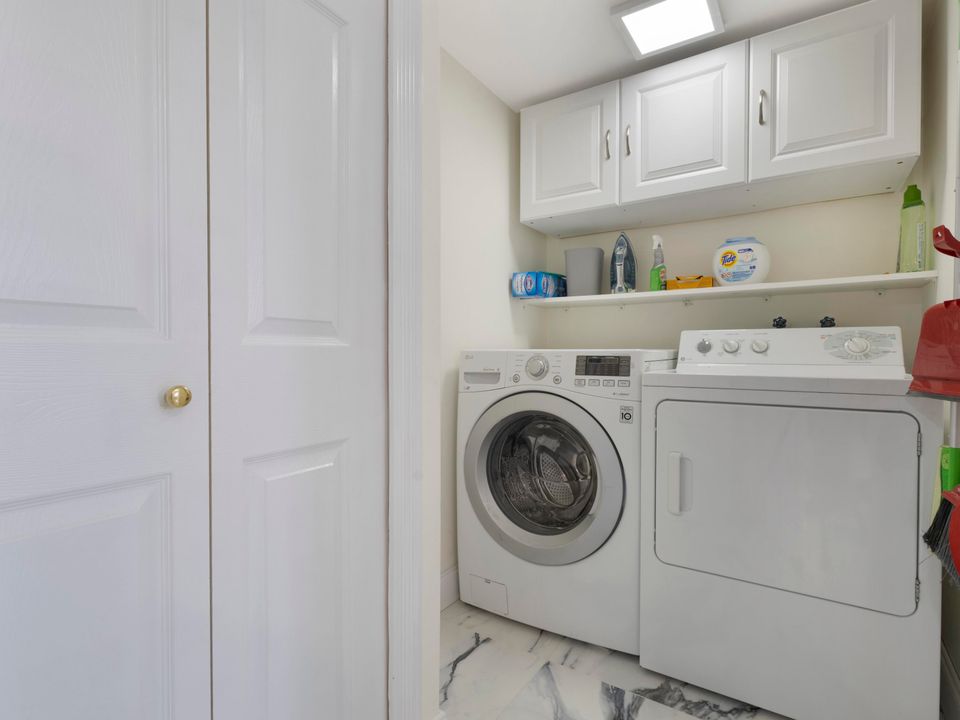 For Sale: $549,000 (2 beds, 2 baths, 1432 Square Feet)