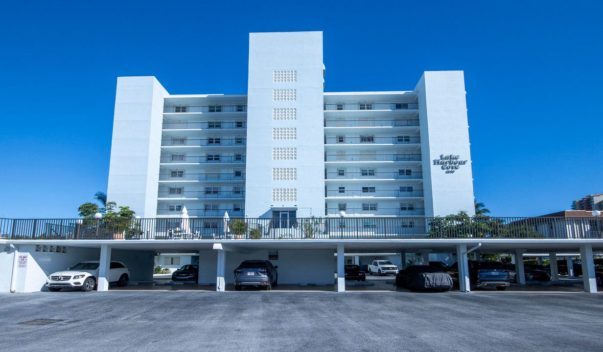 For Sale: $380,000 (2 beds, 2 baths, 1440 Square Feet)