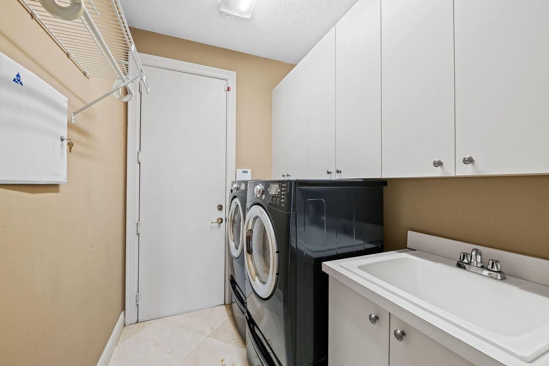 Active With Contract: $1,200,000 (4 beds, 4 baths, 3567 Square Feet)