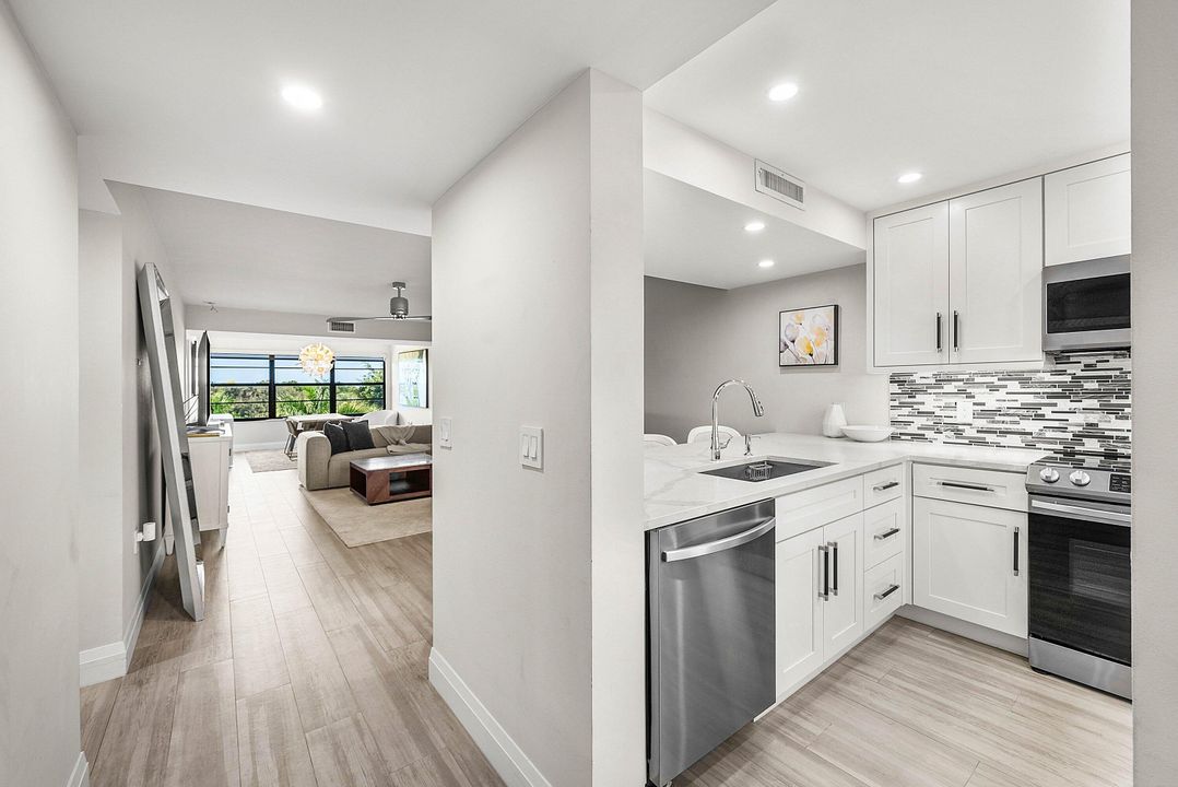 待售: $349,900 (2 贝兹, 2 浴室, 1385 平方英尺)