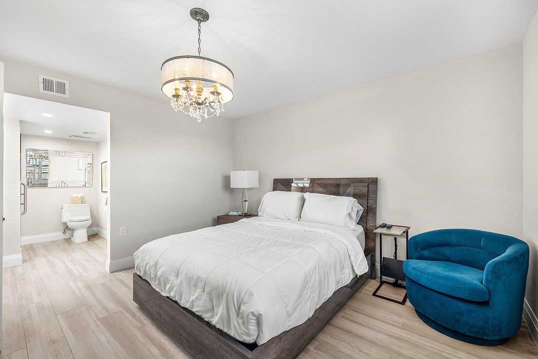 待售: $349,900 (2 贝兹, 2 浴室, 1385 平方英尺)