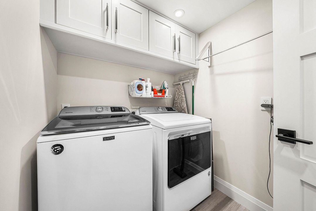 待售: $349,900 (2 贝兹, 2 浴室, 1385 平方英尺)