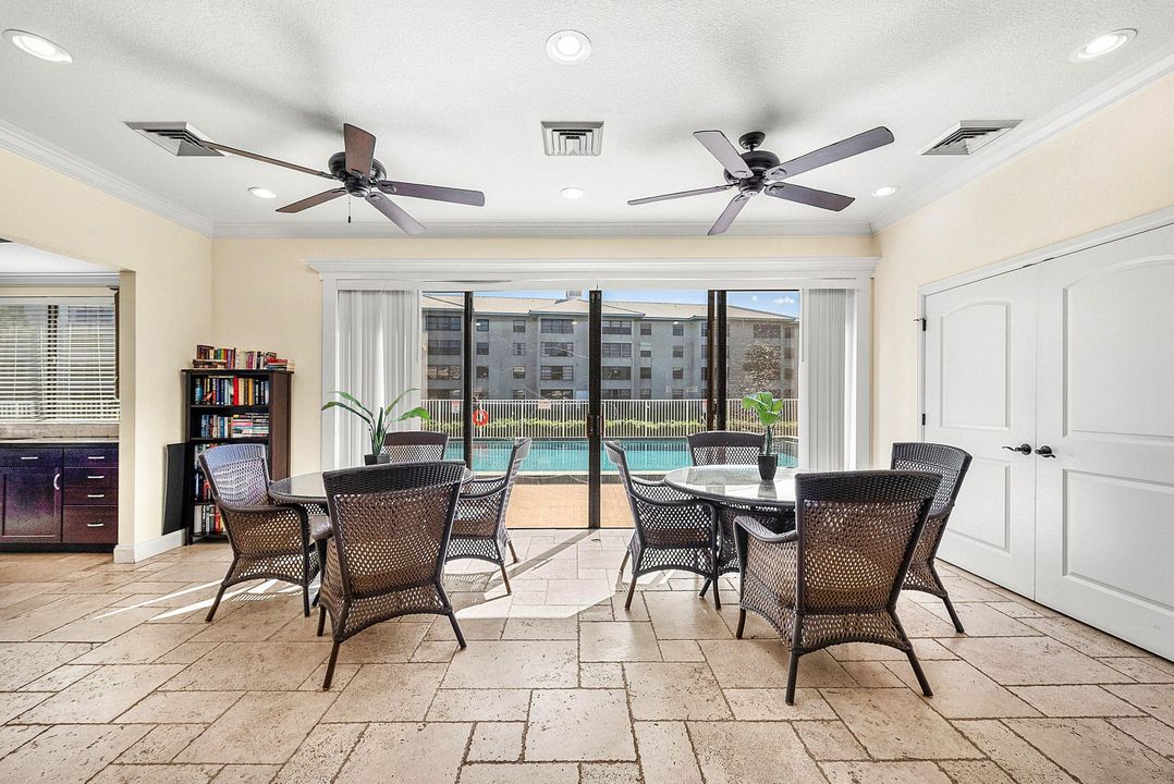 待售: $349,900 (2 贝兹, 2 浴室, 1385 平方英尺)