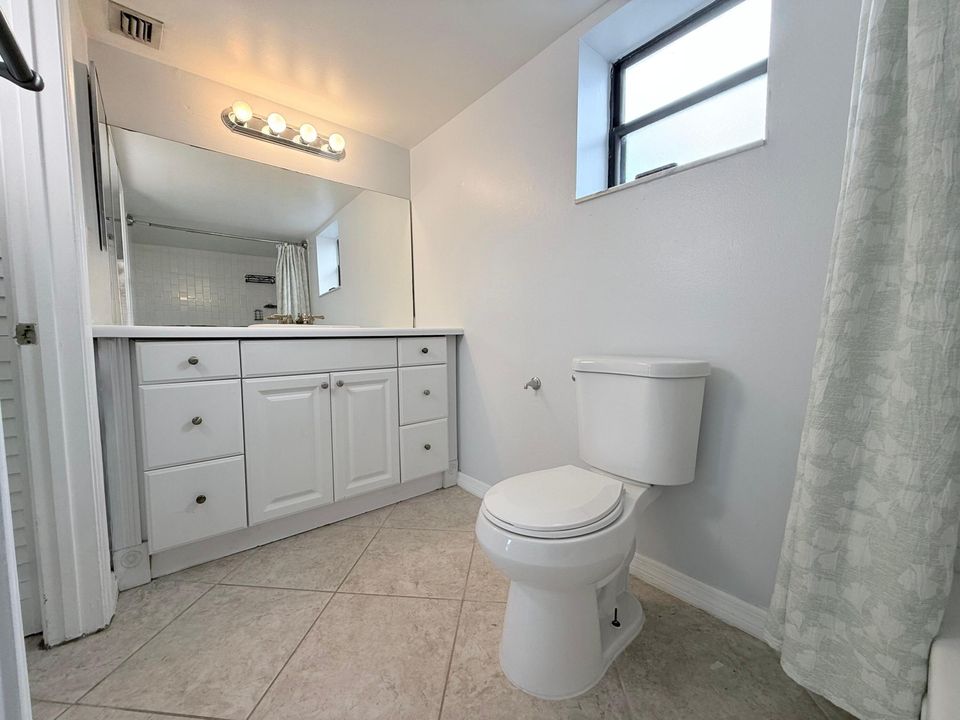 For Rent: $1,750 (1 beds, 1 baths, 775 Square Feet)