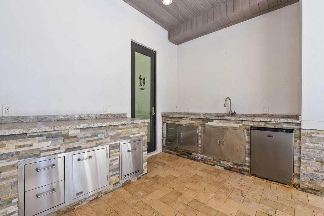 На продажу: $4,550,000 (5 спален, 5 ванн, 4400 Квадратных фут)