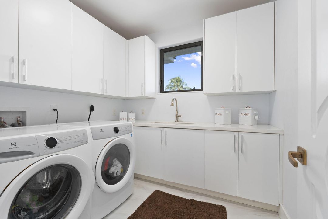 На продажу: $4,550,000 (5 спален, 5 ванн, 4400 Квадратных фут)